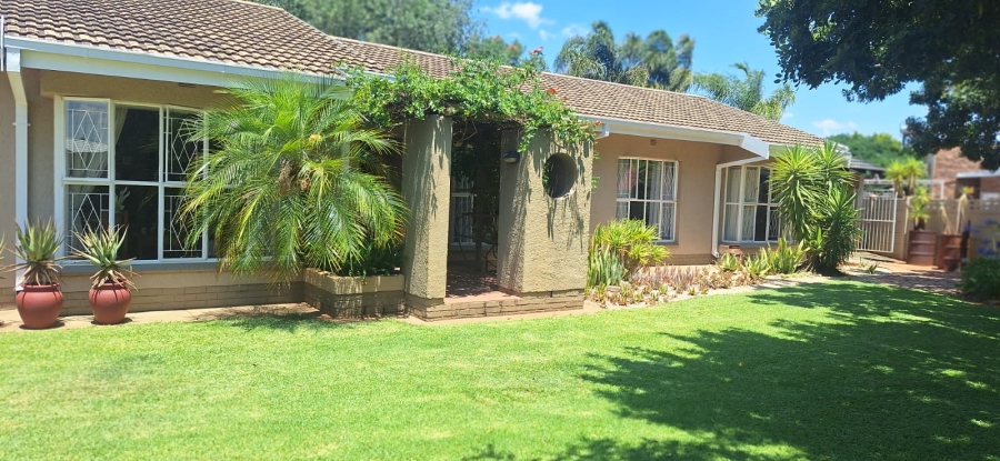 4 Bedroom Property for Sale in Carters Glen Northern Cape
